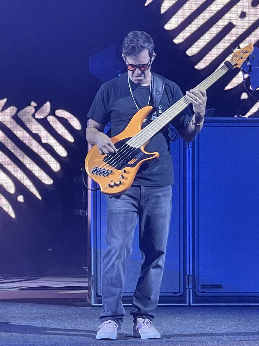 PoppyandClover's tweet photo. Fonz chopping big axe last night, what an awesome show!! @davematthewsbnd brought the energy to Shoreline! #ThankYouVeryPlease @SLessard 🔥🔥🔥 #allthingswithgratitude https://t.co/ZOGtWi1SYT