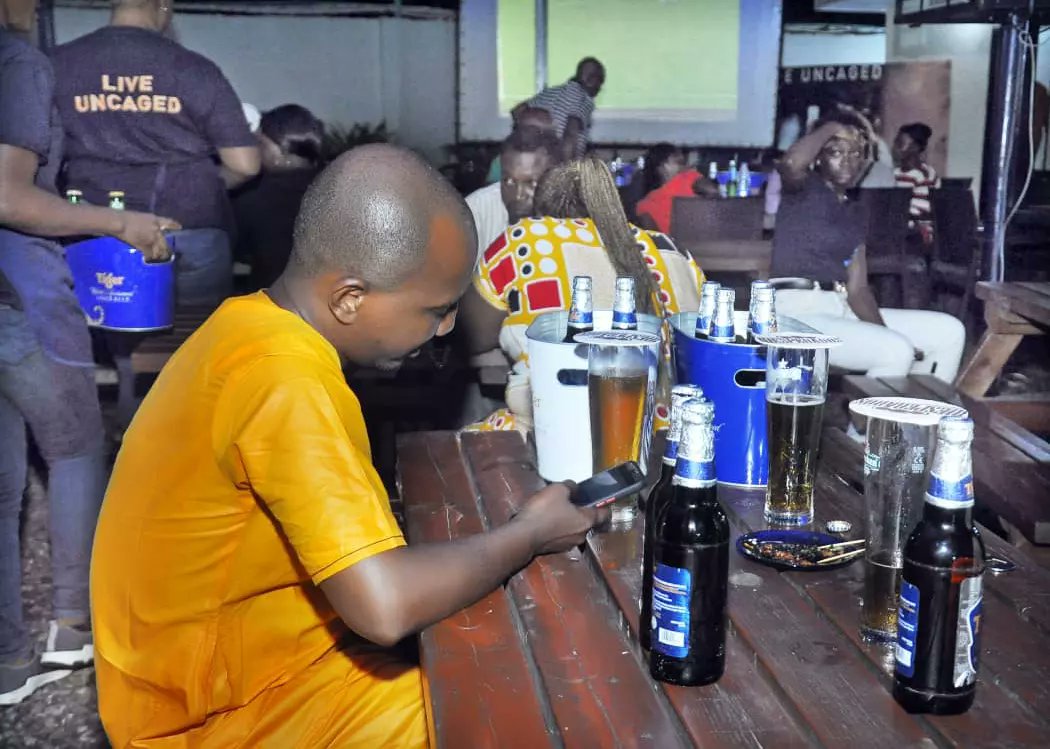 tiger_barr's tweet photo. How would you like to uncage your weekend? We've got you covered at Tiger Bar-Ejigbo.
#tigerbarejigbo #TigerUncage #TigerBeer #weekendvibes✌️ https://t.co/rDGS7gjJkB