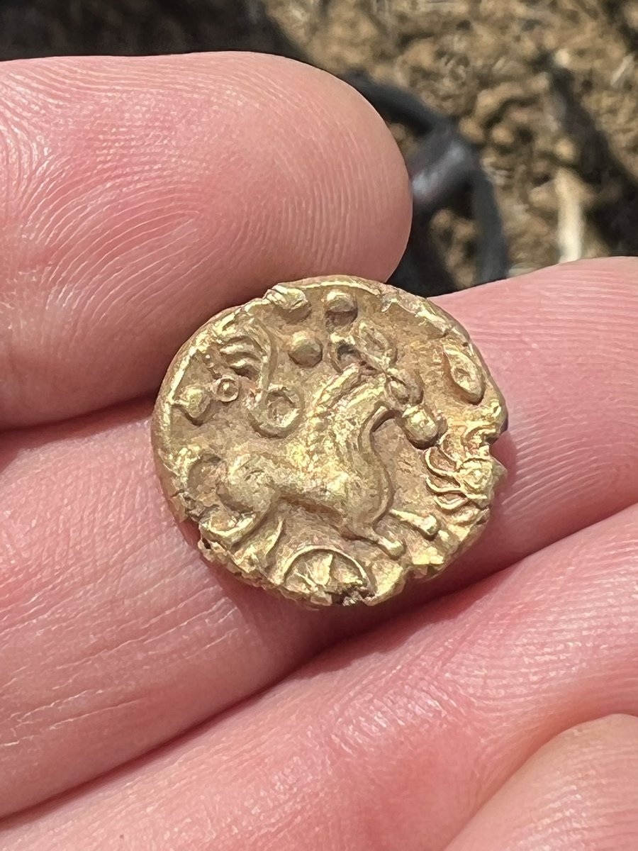 DetectingDigsUK's tweet photo. 4 favourite finds from todays Metal Detectives Group dig. https://t.co/6gVFRqrY93