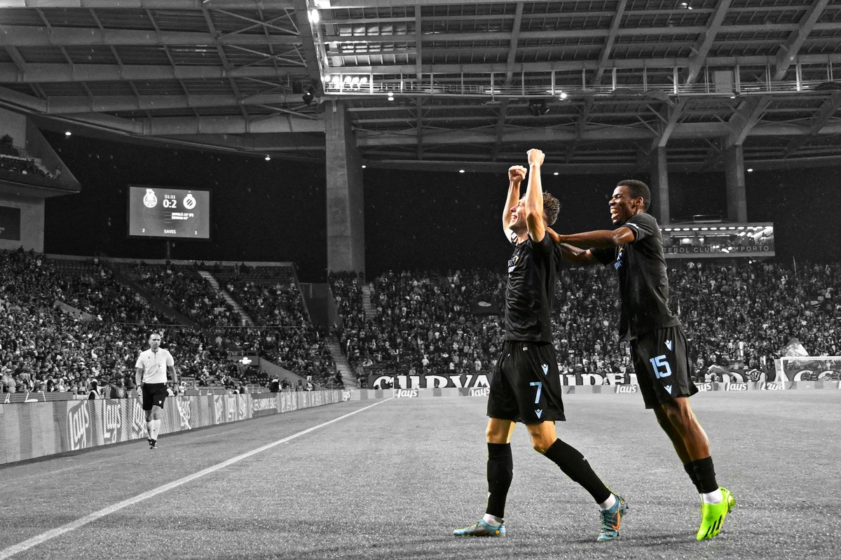 HardBayern's tweet photo. Those European Nights ✨ - UEFA Champions League, Group Stage - 13.09.22 - Andreas Skov Olsen/Raphael Onyedika, Kristijan Jakic/Jesper Lindström/Ansgar Knauff, Noussair Mazraoui/Jamal Musiala/Alphonso Davies/Leroy Sané, Arthur/Paulinho

#UCL #ChampionsLeague #FCBFCB #SCPTOT https://t.co/otUQD2lYdu