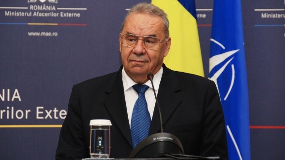 Румунський ексміністр публічно виступив за поділ України zak-kor.net/73219-rumunski…