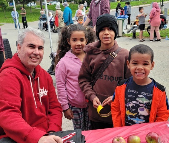 All smiles at yesterday's Fall Festival, organized by the <a href="/HuntClubCA/">HCCA</a> 
Approx 600 local residents attended, with many local organizations, entertainers, small businesses and Indigenous representatives in attendance.
Already looking forward to next year!