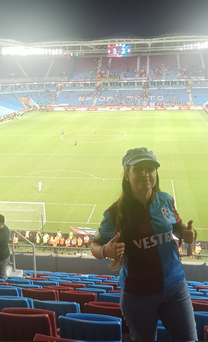 __6123M__'s tweet photo. Bordo Mavi Aşk ❤️💙
#TSvGFK
#TSvsGFK
#Trabzonspor
#BugünGünlerdenTrabzonspor https://t.co/aJjCIRaFWd