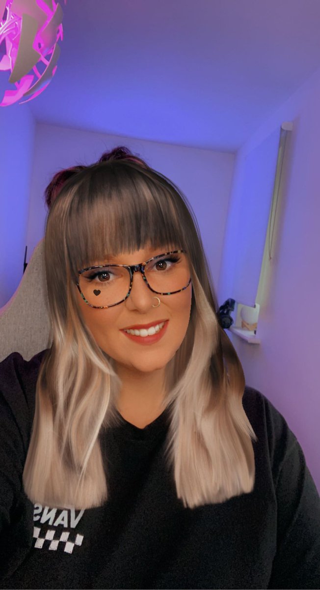 Time to play some Plate Up 😃 
P.S. I really like this filter. Thanks <a href="/Snapchat/">Snapchat</a> 

Twitch.tv/just_peachie_

<a href="/EsportsWales/">Esports Wales 🏴󠁧󠁢󠁷󠁬󠁳󠁿</a>