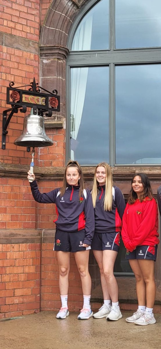 Well done to Rammy ⭐️s Grace Maeve Imogen and all the Lancsu18 girls asked to ring the bell for the start of play today @EmiratesOT