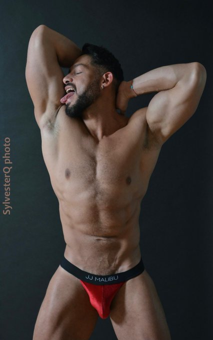 Lick me ? 
.
? @SylvesterQPhoto 
? @SHOPjjmalibu ?
.
#swimsuit #brief #sexy #sexymen #confort #gay #gaymen
