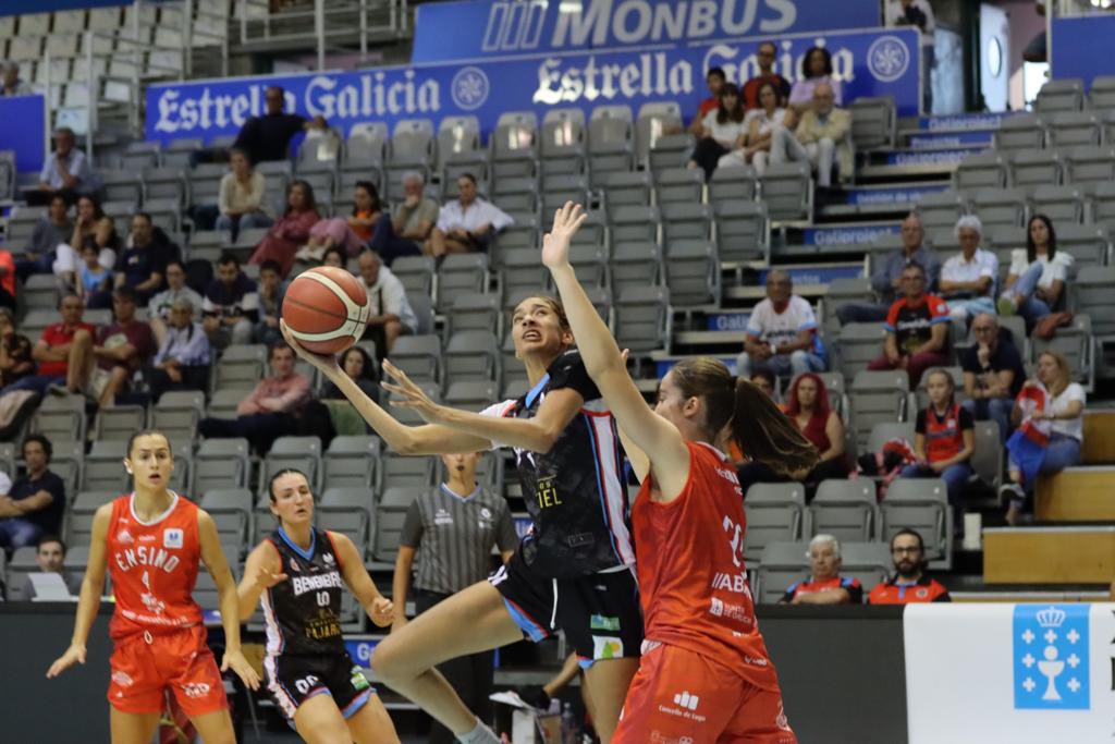 EnsinoLugoCB's tweet photo. Descanso en el Pazo‼️‼️‼️

🏆 Torneo Xacobeo 21-22

@EnsinoLugoCB        3️⃣8️⃣
@CBBembibrePDM   4️⃣4️⃣

📸Rebeca Fernández @rebeca_1826 

#VamosEnsino @ActitudRio https://t.co/2NOwUjp1BE