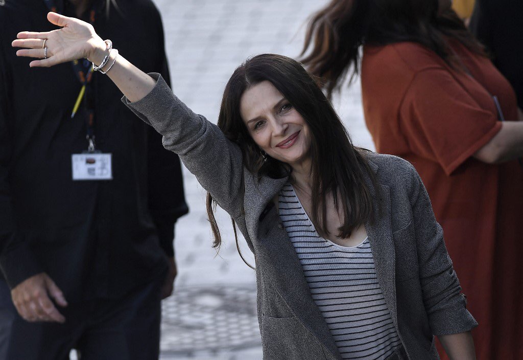 binochedaily's tweet photo. NEW: Juliette Binoche - Donostia Award Photocall at the 70th San Sebastian Film Festival, Spain. September 18, 2022 💫 
#70SSIFF https://t.co/QQB5vXkJWz
