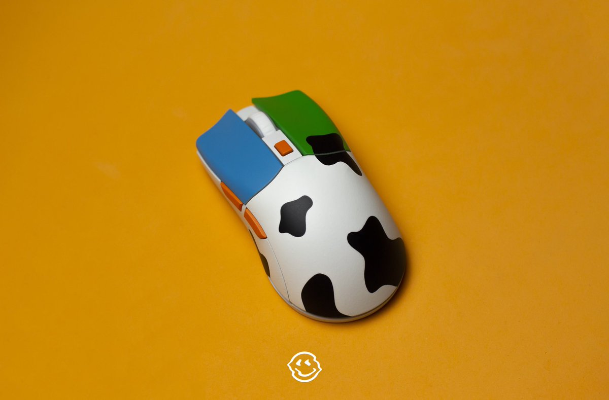 Moooooooo!

Follow my socials: linktr.ee/pezzodinerd