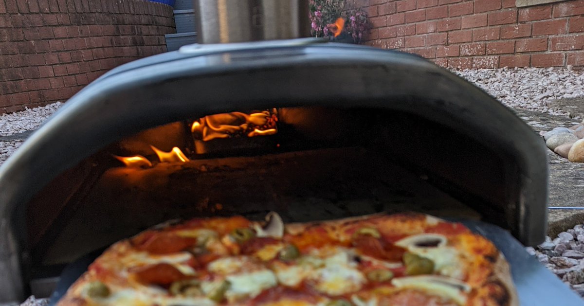 mikepassmore's tweet photo. #oonifyra working like a dream...@OoniHQ #ooni #pizza https://t.co/Ryq8ZbfTfy