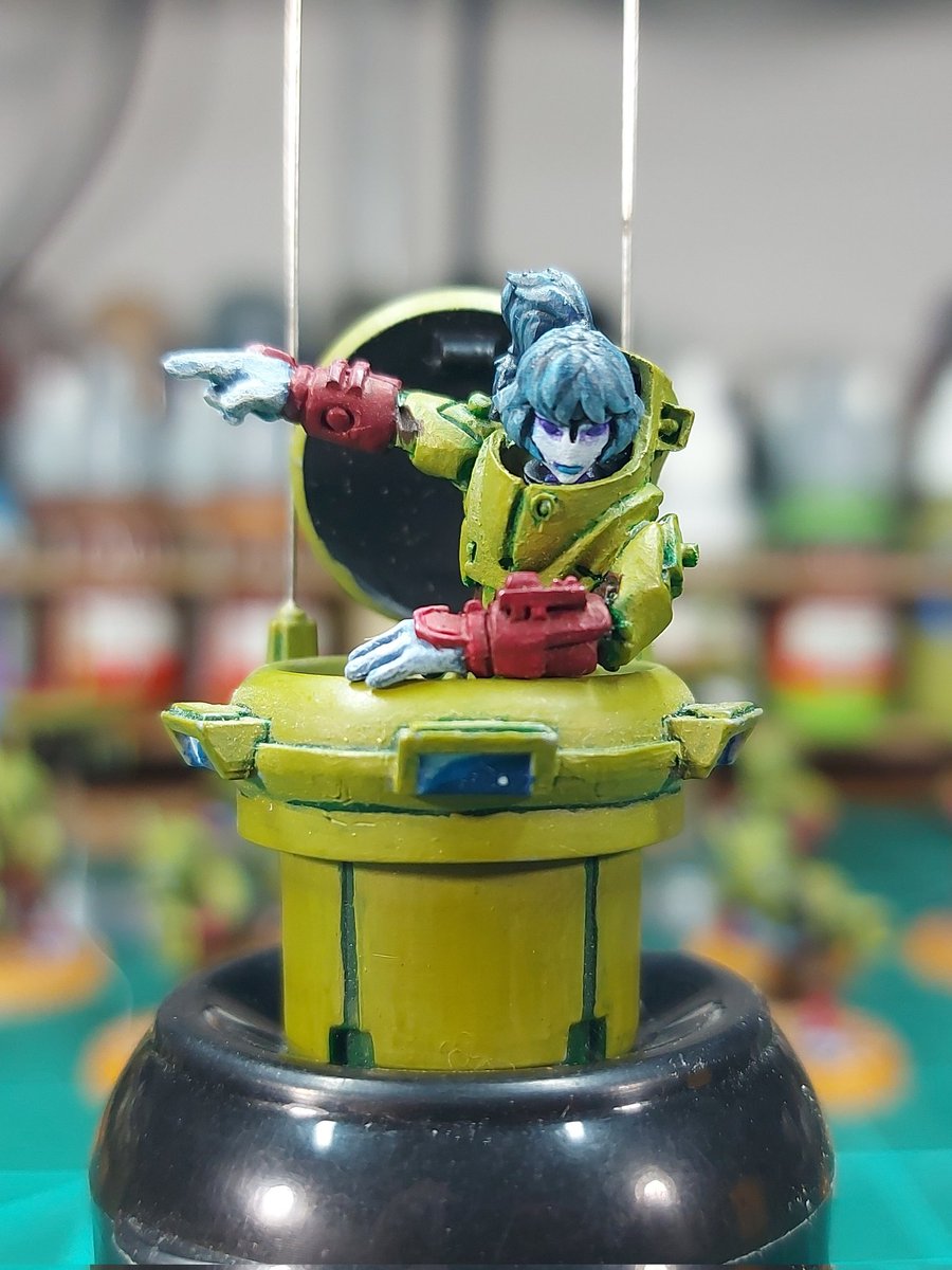 Shiur72's tweet photo. Tired of your old figs? Why not spice them up a bit with a simple head swap? I spiced up my old Finecast #Longstrike fig, with a female Tau head swap.
#WarhammerCommunity #wepaintminis https://t.co/0HqZkv5UGR