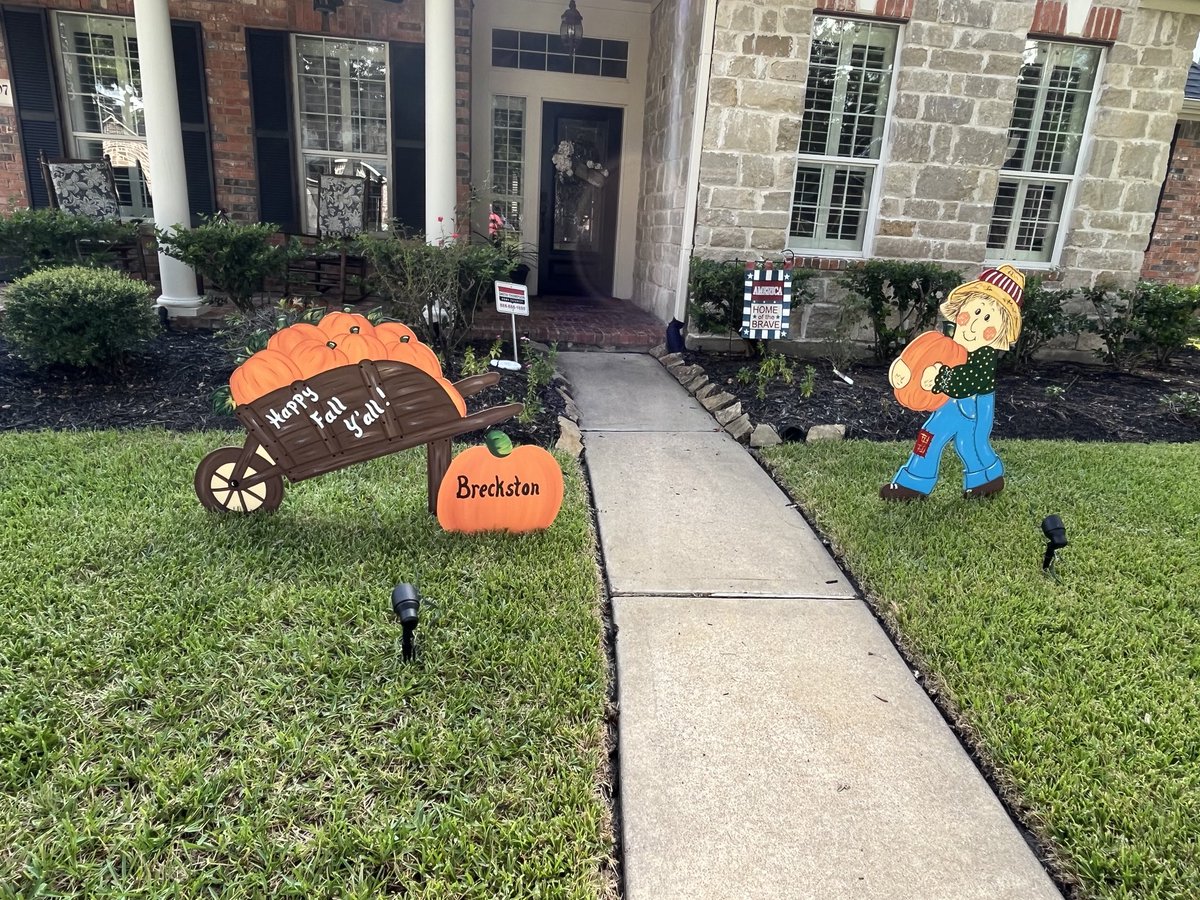 RisterMark's tweet photo. New addition to the family deserves a new addition to the fall decor. #WelcomeBreckston #HappyFallYall https://t.co/o3tfqwxssa