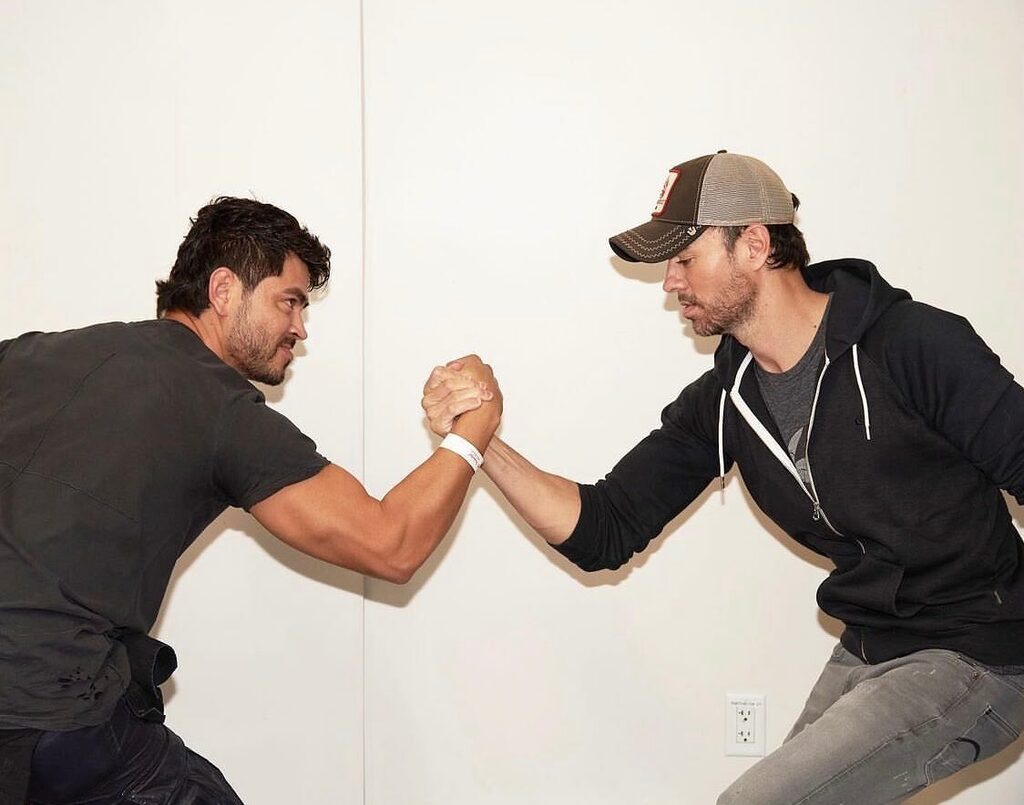 ¿Unas vencidas o qué? 
🇲🇽vs🇪🇸
¿Quien creen que ganó? 

Sin duda algo que caracteriza a @enriqueiglesias es su humildad y entrega a sus fans. 
Fotaza @javi9126 💪🏻💪🏻
- - - 
#EnriqueIglesias #LasVegas #EiFans #OneLoveOneLove #EEUU #ClubEiMexico #IrvingCEIM