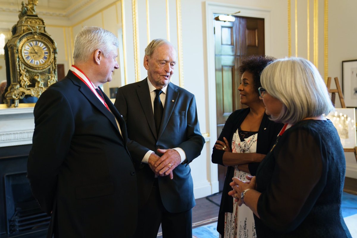 stephenharper's tweet photo. As we gather to celebrate HM QEII, I was honoured to be invested into the Order of Canada by @GGCanada Mary Simon. Thank you to @CanadianPM Trudeau, former fellow Prime Ministers Martin, Chrétien, Campbell & former Governors General Johnston & Jean for attending the ceremony. https://t.co/1D0YzX2alu