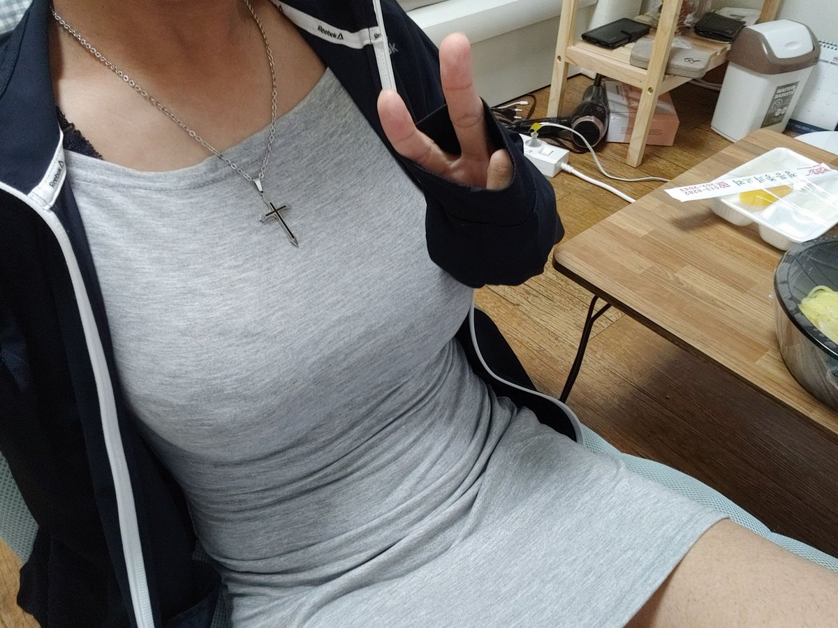 kbdam001's tweet photo. 여자 친구?
그런 컨셉으로 찍어본건데
☞이걸 프사로 해났더니 여친이냐?? 이런 류의 반응이 오고
☜이 사진은..
아는 언니는 나보다 더 여성스럽고 허리봐 진짜 막 이래 ㅋㅋㅋ
아... 저 디엠들은 이제 봤어요
계란 프사와 활동내역이 없는 분들은 거를게요 https://t.co/5XcrRxOT3X