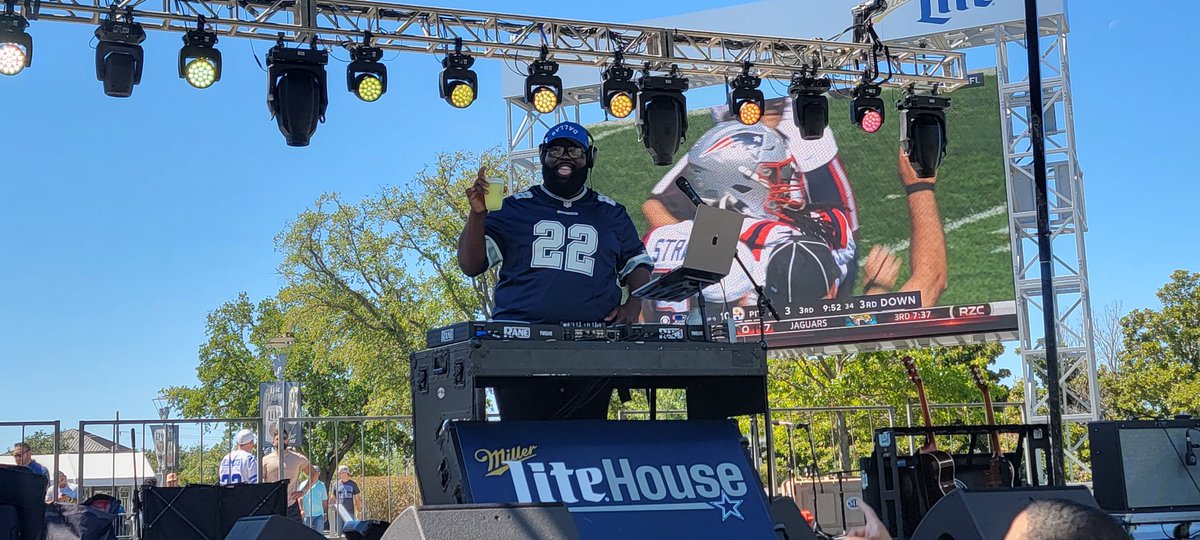 The_Cowboyrita's tweet photo. Come see (hear) the best in the business at the Miller Light House... DJSC
๐๐ค ๐น๐ต๐ฟ๐ง๐น
#CowboysNation #DJSC #COWBOYRITA #DALLASCOWBOYS #DC4L #CINvsDAL
@the_cowboyrita @djscmusic @dallascowboys https://t.co/16ESGZQktd