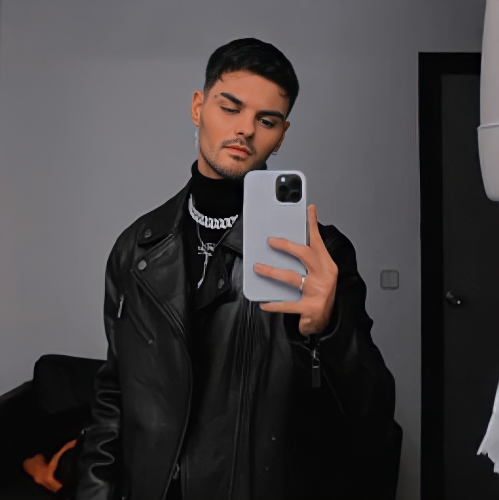 Holaa me llamo Liz (she/her) tengo 15 años, soy venezolana y vivo en Colombia, staneo a abraham desde el 2016, hace casi 3 años me integré al fandom y fue la mejor decisión.

Todos son increíbles y créanme que vale la pena conocerlos, tienen mi dm abierto🤍 #IntegracionAbrahamer