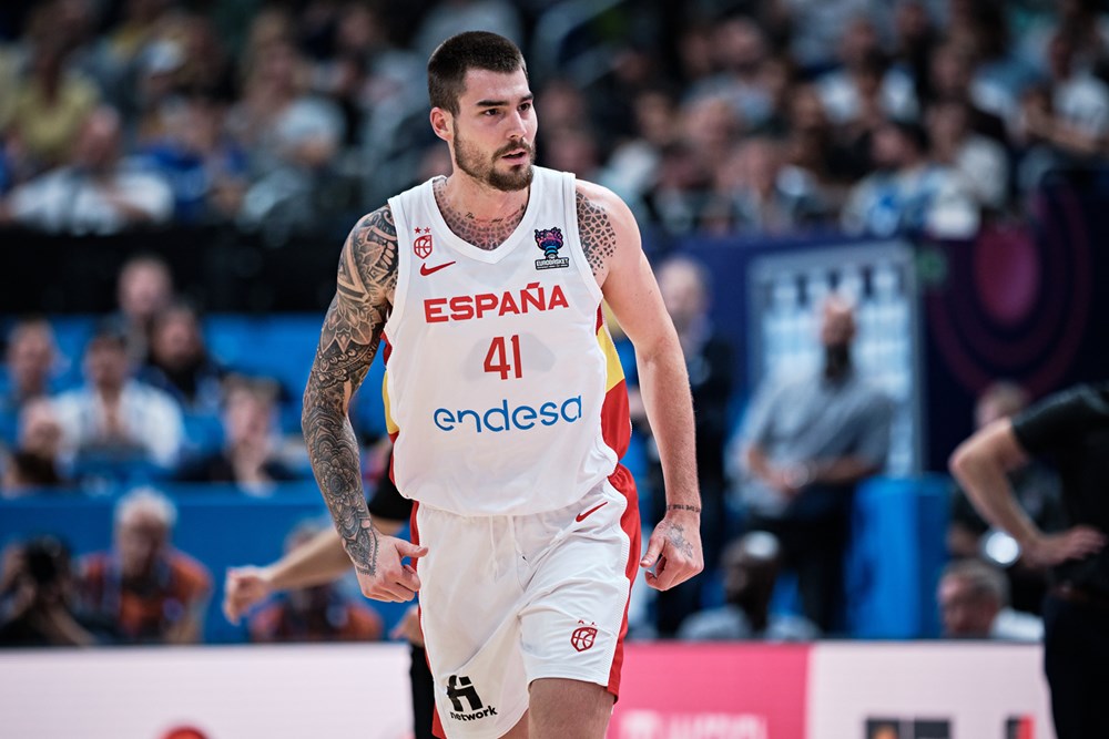 NBAspain's tweet photo. 🔥La 🔥 primera 🔥 parte 🔥de 🔥@juanchiviris41 

🔥18 PTS
🔥6/7 en TRIPLES

🔥@Eurobasket / #Eurobasket https://t.co/H6qNKcDBx7