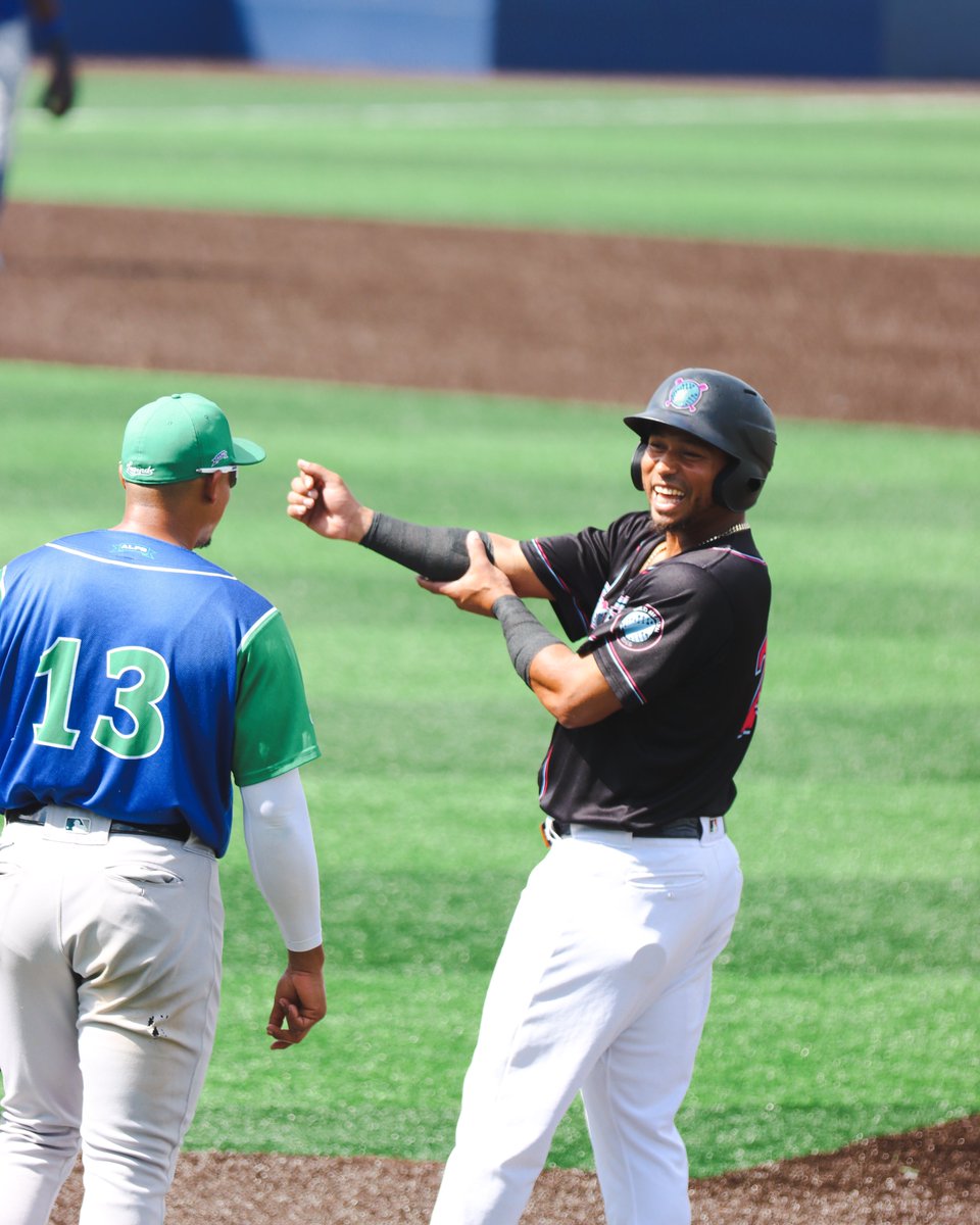 Aaron Perkins tweet media