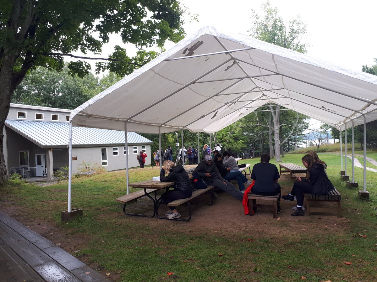 RookeAC's tweet photo. Rainy today @QUBioStation but still having fun with #BIOL300 @QueensUBio https://t.co/0VtuFQZW2X
