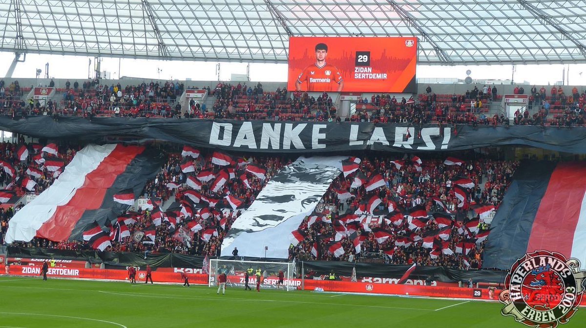 HE_LEV's tweet photo. Zwei Choreos an einem Spieltag aber leider kein Sieg.  

Bilder findet hier⬇️:

https://t.co/LWD29r3vQF

#bayer04leverkusen #werkself #svb #B04SVW #svwerderbremen #choreo #kurvenbilder #kickersoffenbach #bayerundderofc #offenbacherkickers #fanfreundschaft #bayarena #larsbender https://t.co/y8pWeCIpjl