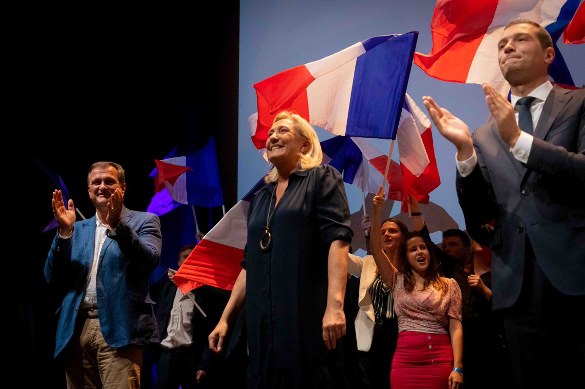 YoannGillet30's tweet photo. Le discours de @MLP_officiel a clôturé nos journées parlementaires au Cap d’#Agde.
« Nous allons faire renaître l’envie, pour tout le pays, de se rassembler, de proposer, d’agir, et ainsi faire renouer la France avec un grand destin national. »
#MarineAgde #RNAgde https://t.co/fkA9ads7VJ