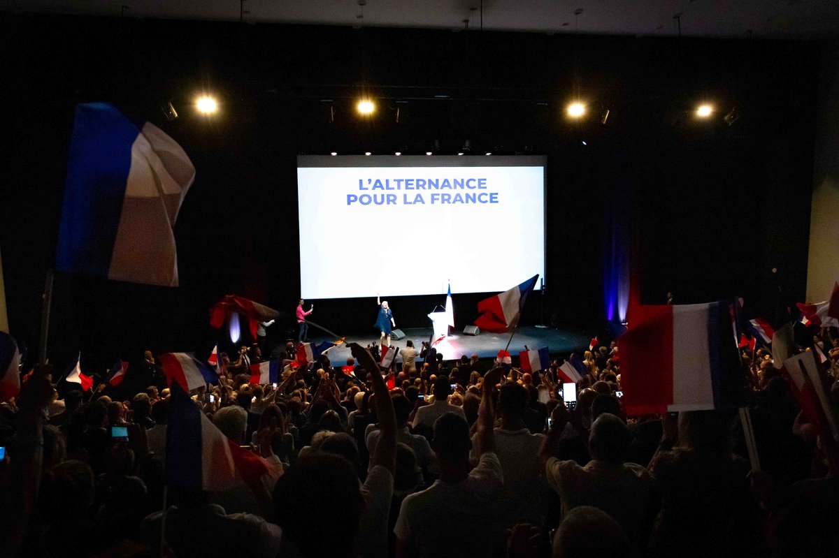 YoannGillet30's tweet photo. Le discours de @MLP_officiel a clôturé nos journées parlementaires au Cap d’#Agde.
« Nous allons faire renaître l’envie, pour tout le pays, de se rassembler, de proposer, d’agir, et ainsi faire renouer la France avec un grand destin national. »
#MarineAgde #RNAgde https://t.co/fkA9ads7VJ