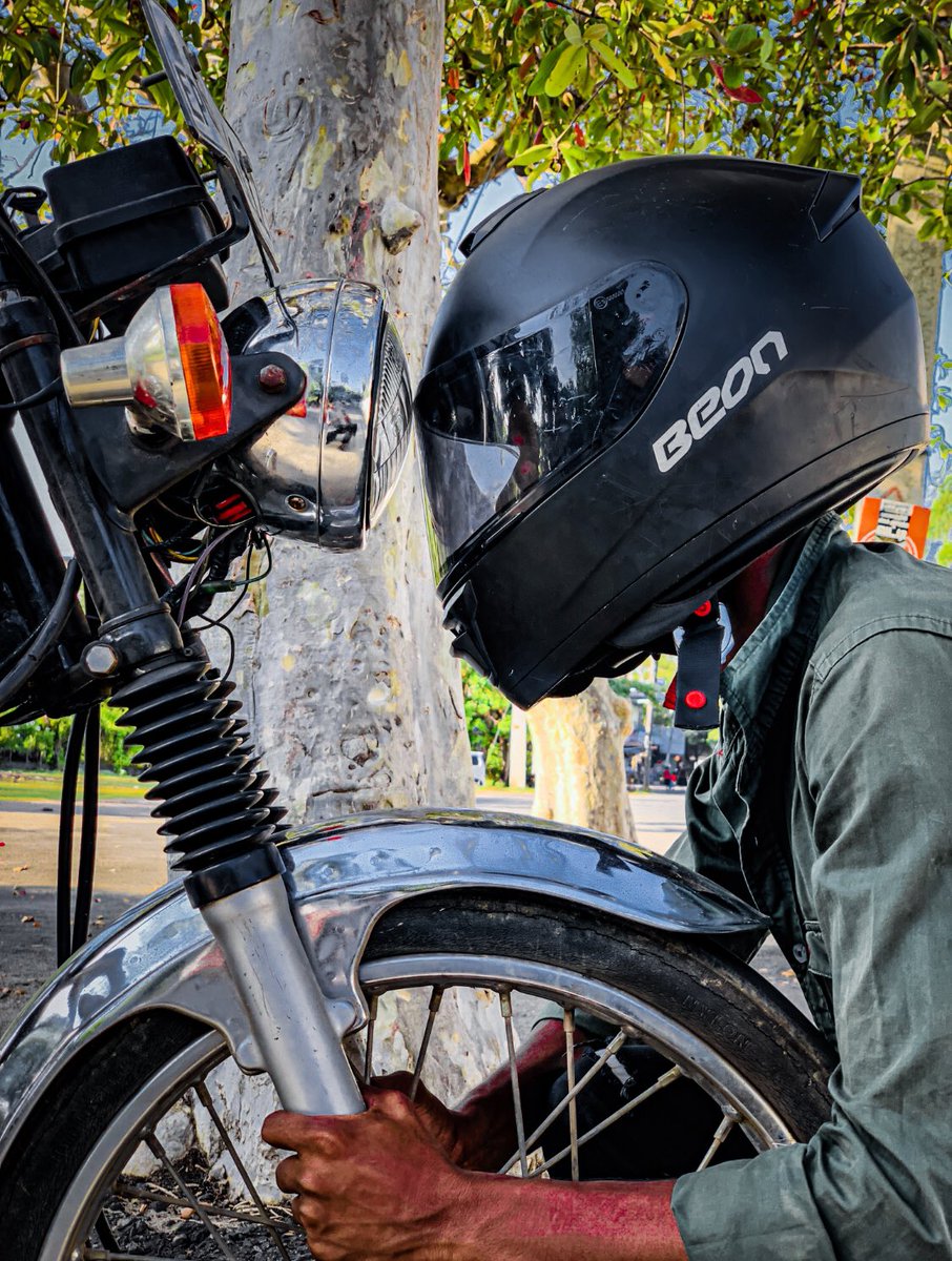 thanush2k4's tweet photo. #Lankan #bikelife #Kawasaki #respectforbiker https://t.co/zW2PF6voSz