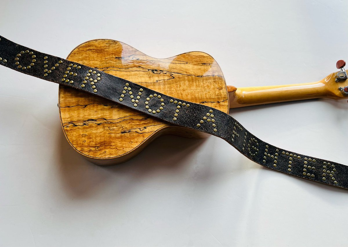 StrapsUkulele's tweet photo. New ukulele straps in store NOW! #ukulelestrap #ukulele #ukelele #vintageukulele #ukulelelover #uke #ukulelegroup #ukulelecover https://t.co/3dIMc19OYV