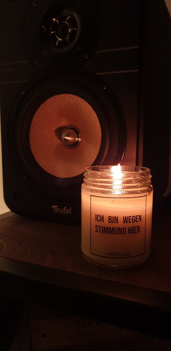InesFeen's tweet photo. Wenn du viel zu früh Geburtstagsgeschenke für jemanden kaufst, der dich dann ghostet...

... behälst du sie halt selbst. Sind ja toll, mit Liebe und Insiderwitz ausgesucht. Und die Person ist ein A... und hätte sie eh nicht verdient 🤷🏼‍♀️😜 https://t.co/7Dgu9c0Smw