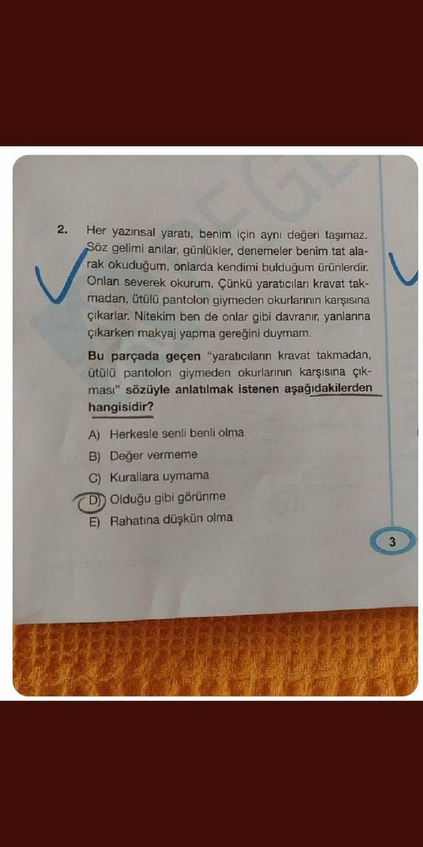 ozbekbaris_'s tweet photo. ÖSYM soruların erişimini erken kapatabilir! Yine birçok soru bazı yayınevlerinin soruları ile harfiyen aynı.  Bu yayınevlerinin kitaplarından sınava hazırlanan adaylar sınavda öne geçti bile. 200 adet özgün soru hazırlamaktan acizler...
Tebrikler #ÖSYM!

#KPSS #KPSS2022 https://t.co/4mwA3ILoSD