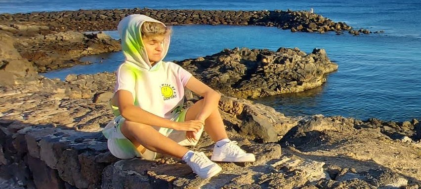 Hola, soy Gema, tengo 24 años, soy de bcn, y sigo a Abraham desde hace poco más de 9 años,cualquier cosaa MD🥰 #IntegraciónAbrahamer