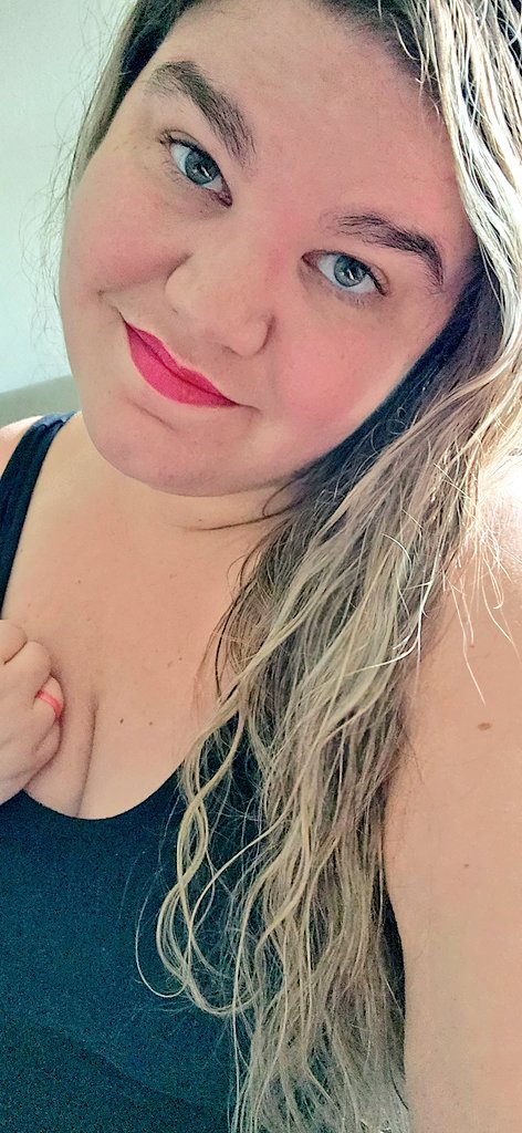pearlrose90's tweet photo. Should I go for 2 nights in a row? https://t.co/RcKJkwCbLT