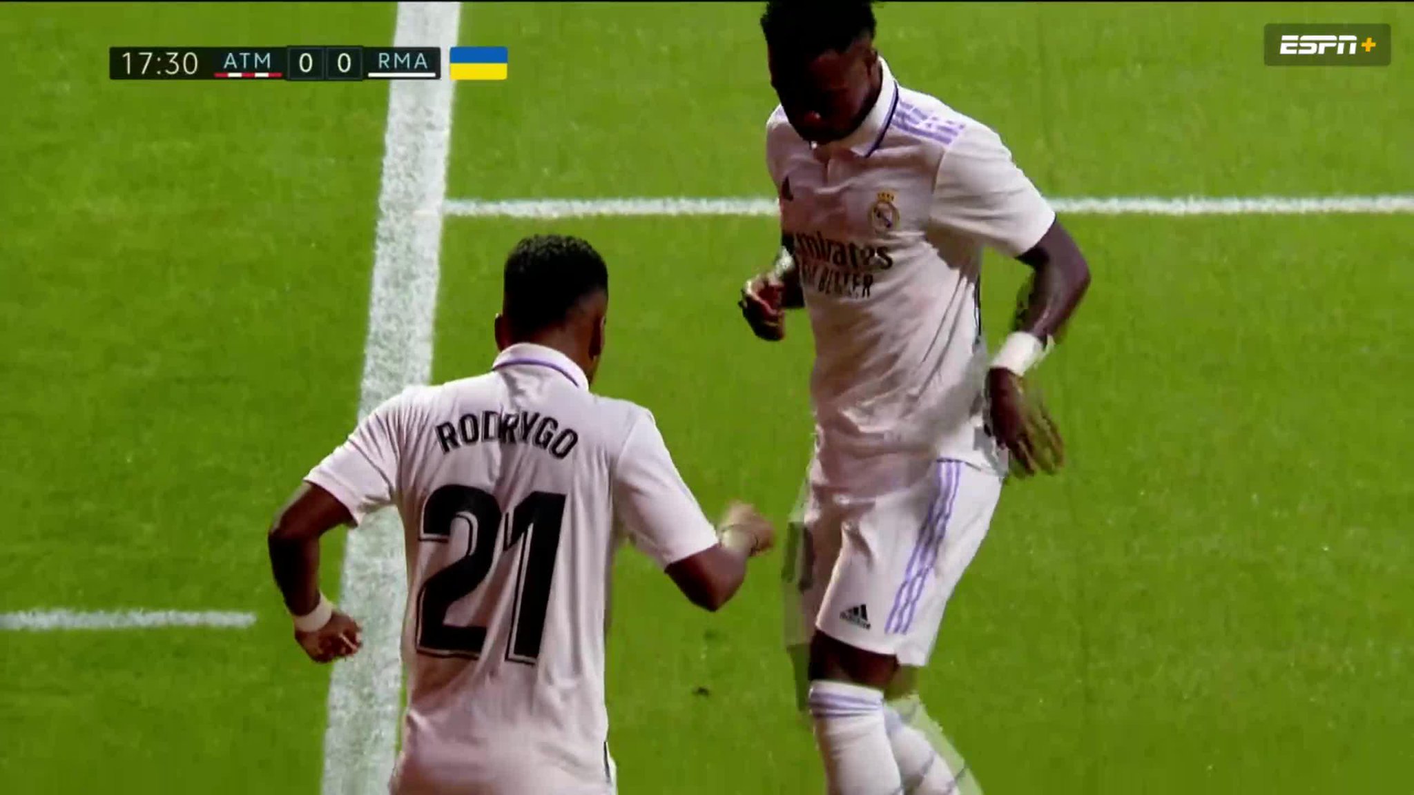 RODRYGO SCORES AN ABSOLUTE BEAUTY AND DANCES WITH VINICIUS 🤩🕺”