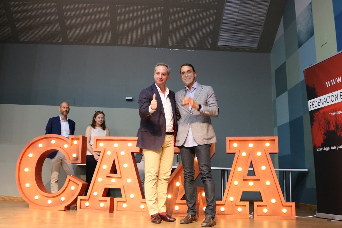 Estamos muy agradecidos por el reconocimiento que @fedexcaza_web nos ha entregado en <a href="/feciex/">FECIEX</a> por la colaboración que mantenemos desde hace años.
Es una satisfacción contribuir a la actividad de esta federación, que representa a un sector de gran importancia para el mundo rural