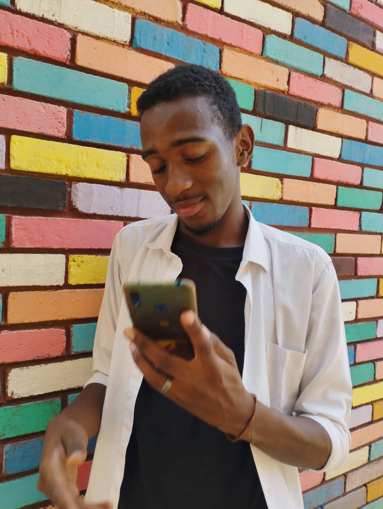 امي دقت لي تسألني من الامتحان
me saying : جلدونا يا أمي والله جلد الجعل والله