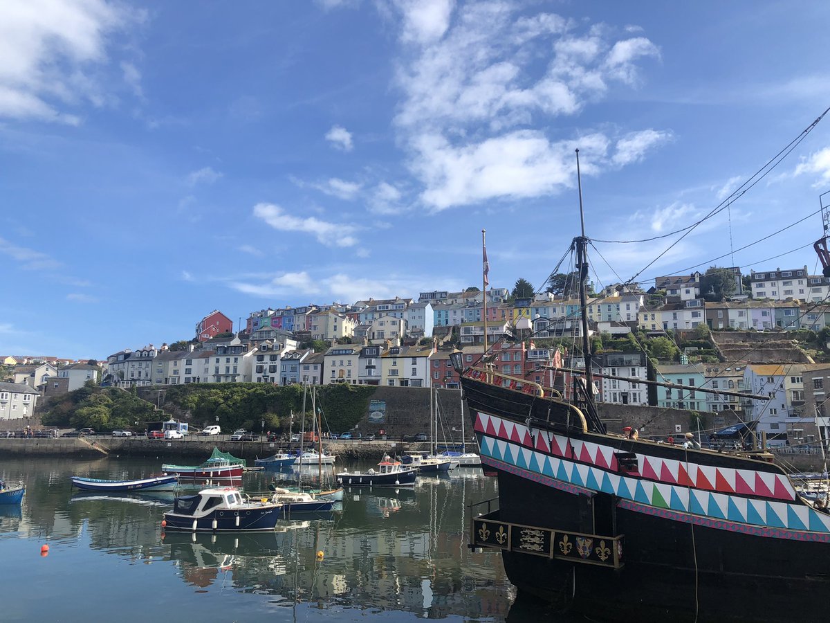 LorraineInglisD's tweet photo. Great day to explore beautiful Brixham with its pretty little coloured houses and boats🌈. Even saw Batman and Robin hanging about in one of the lanes 😂 #brixham #ilovedevon #devon #weekend #weekendvibes #southdevon https://t.co/E6LSdwDvBi