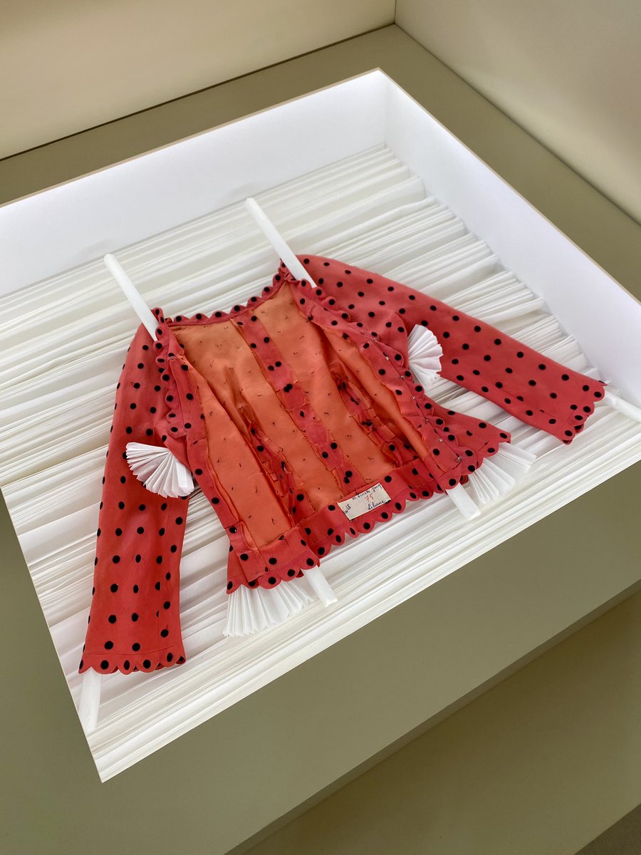 candice_authier's tweet photo. À l'occasion des Journées Européennes du Patrimoine, le groupe Kering a ouvert exceptionnellement ses portes à la découverte des archives de Cristóbal Balenciaga: une expérience unique permettant de se plonger dans l'histoire de la Maison. https://t.co/pH0cA974PE