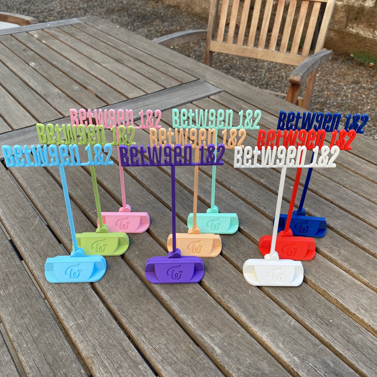 KetchupAndMayo's tweet photo. #TWICE #트와이스
#BETWEEN1and2 #TalkthatTalk 
GA time! 1st place gets Magenta stand/Coaster/Keychain &amp; stand in color of choice.  2nd get stand in color choice. MUST:Retweet, then reply Bias name. Might be more winners depending on number of replies. Winner on 9/23. https://t.co/T69RoJ2Uaj