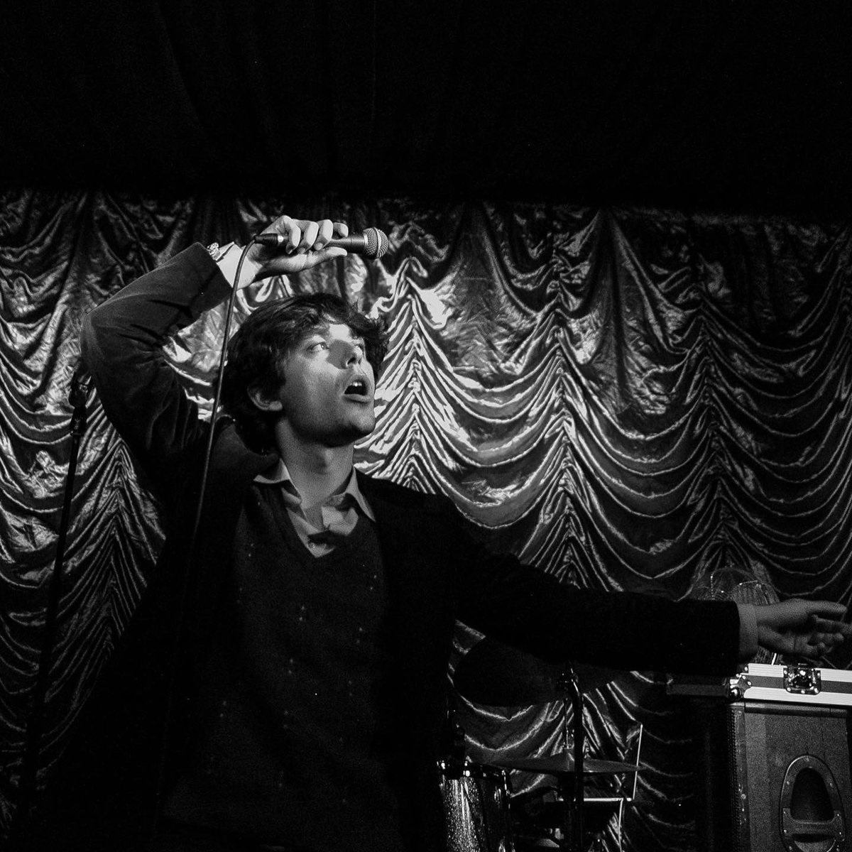 barbaratheband2's tweet image. We SOLD OUT the Albert! 🍓 Amazing, surreal vibes yesterday! We bloomin’ loved it. ❤️❤️❤️❤️ Three dreams achieved in the space of a year. Supporting @divinecomedyhq, selling out a homecoming show, and coming onstage to the ‘Brazil’ theme music! DONE ✅ Fudging hell.