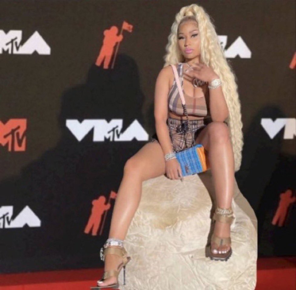 MINAJESTY007's tweet photo. @NICKIMINAJ These Duds/Saddies are soo worried about the Queens actions, but you just be sittin in your rock unbothered 😭 #CallAThingAThing https://t.co/1bjehbrJ6g