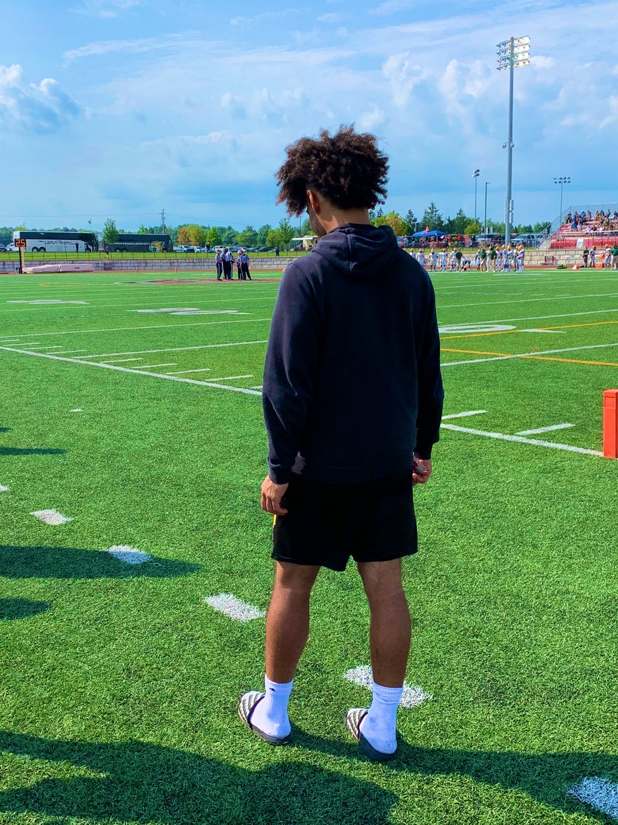 LelandJR32's tweet image. Thank you @DU_Football for the game day visit! I appreciate the opportunity to be on the field and interact with the team &amp;amp; coaches! #GreatWin 
@SparkyMcEwen1 
@lmelo90 
@Coach_Jlew 
@AdrianMcEwen