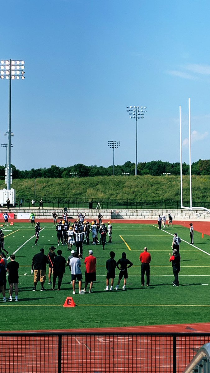 LelandJR32's tweet image. Thank you @DU_Football for the game day visit! I appreciate the opportunity to be on the field and interact with the team &amp;amp; coaches! #GreatWin 
@SparkyMcEwen1 
@lmelo90 
@Coach_Jlew 
@AdrianMcEwen