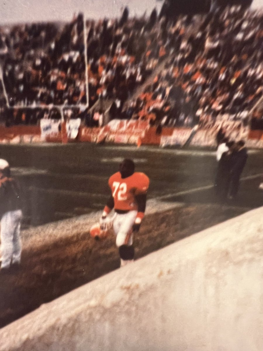 kelcjack's tweet photo. Pops back in the JSU days#stud #RIPmissing you like crazy https://t.co/kXoGuJxSEj