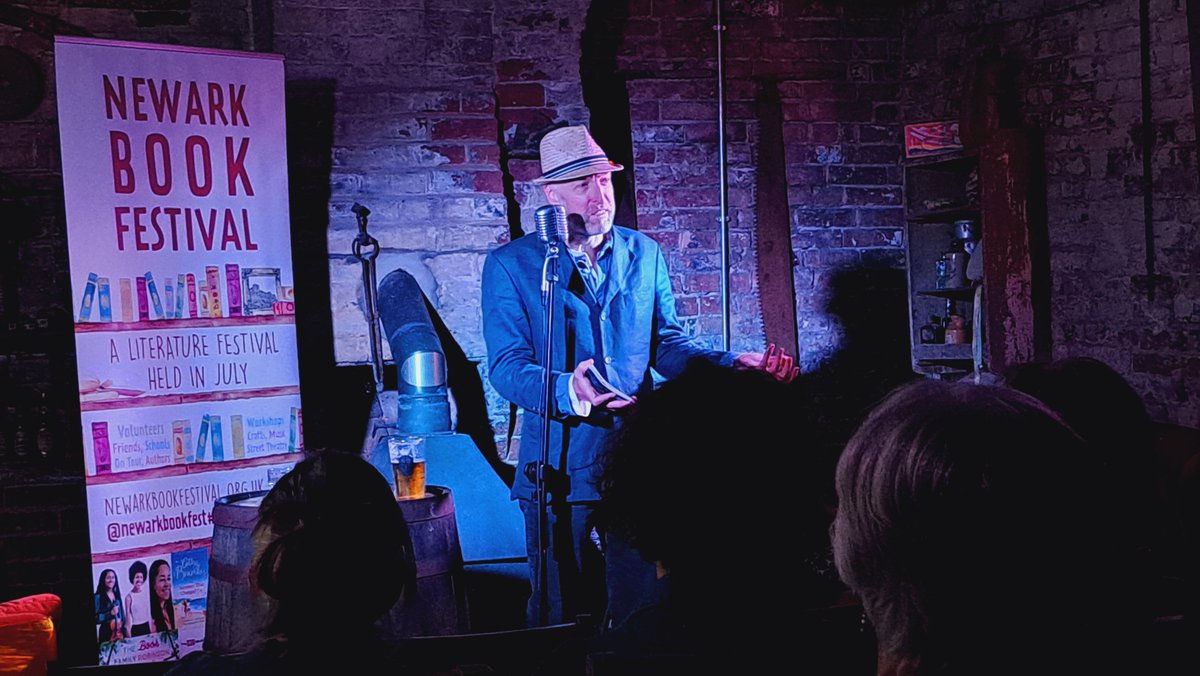 LeanneModenPoet's tweet photo. Such a great event at @cat_asylum on Saturday night for @NewarkBookFest! What a brilliant performance from Mark Gwynne Jones of @psychicbread! Please do check him out, if you can! https://t.co/Z2Lufz6ZSu