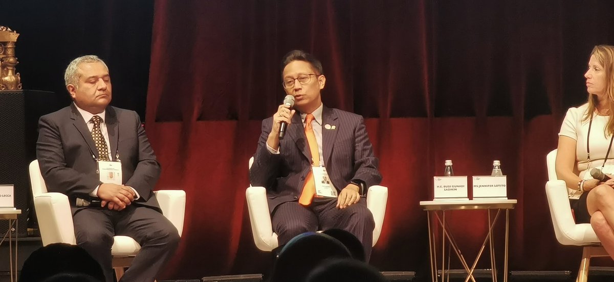 The @GlobalFund helped Indonesia 🇮🇩 2 develop its capacity 4 #TB laboratories, diagnostics ＆ #COVID19. It doesn't only work 4 TB it also covers other diseases & now 20 laboratories can do genome sequencing & helped us leapfrog in terms of technology. @KemenkesRI