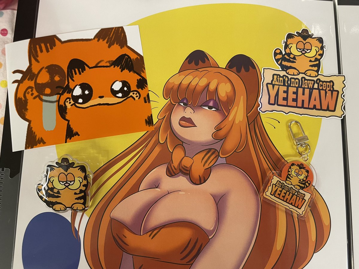 theguilteaparty's tweet photo. I had a trade with Pasta and Peaches at #granitestatecomiccon, some of their great #Garfield work in exchange for my #bunnygirl Garfield print. They're not on Twitter, but you can find them on Insta at Momomallowart! 

#art #digitalart https://t.co/iRO2KFT1Zw