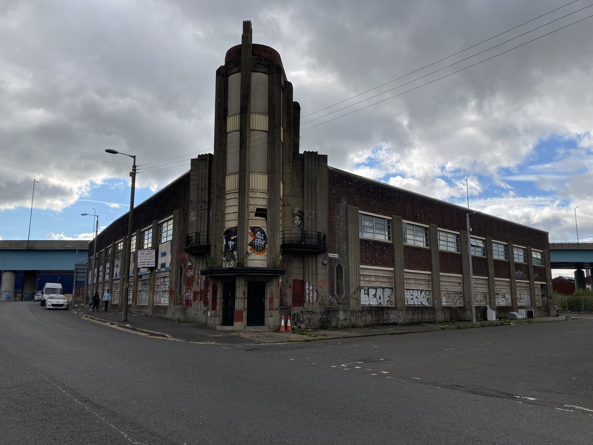 HerrBinar's tweet photo. And pt II: Laurieston gems in disrepair. Jack Halberstam would say there’s a queer eroticism to them #opendoorsday #glasgow #laurieston https://t.co/pxspb93kvT