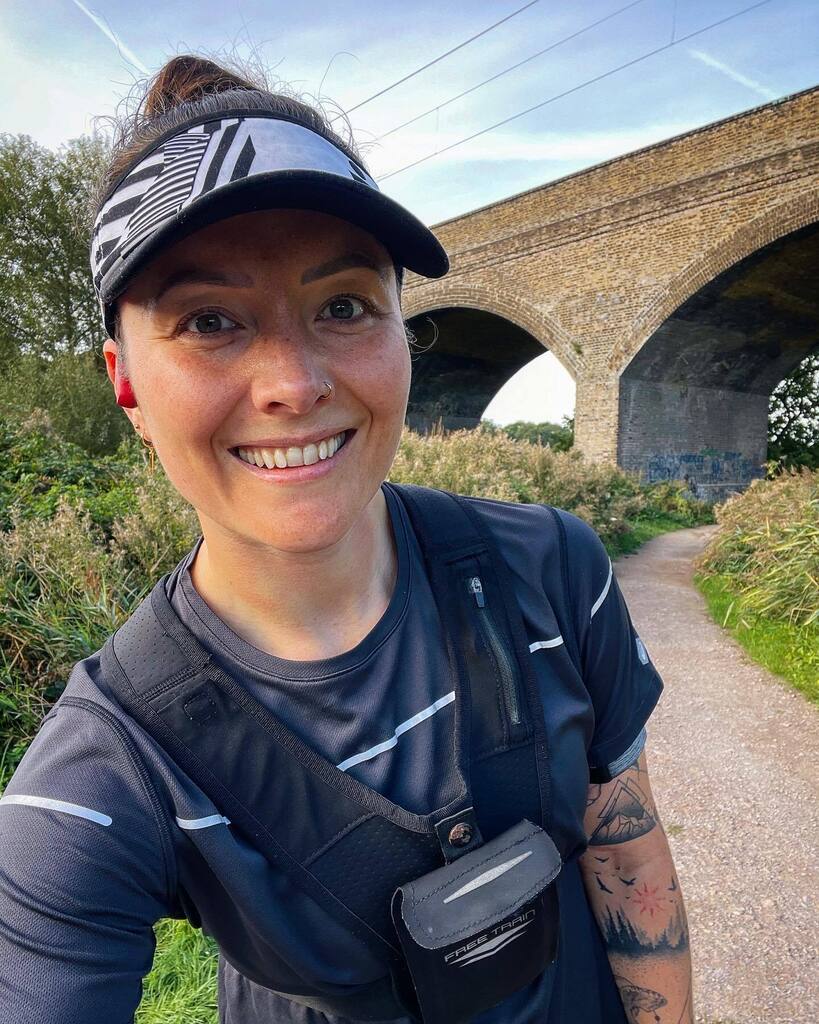 Long run done! 🏃🏻‍♀️😅 With a long run to do and no paces to chase I decided to explore more of the new local area. I’d seen this big open green space when I’ve been on the train or driven past and wanted to see it on two feet so today was the perfect opportunity. Running under t…