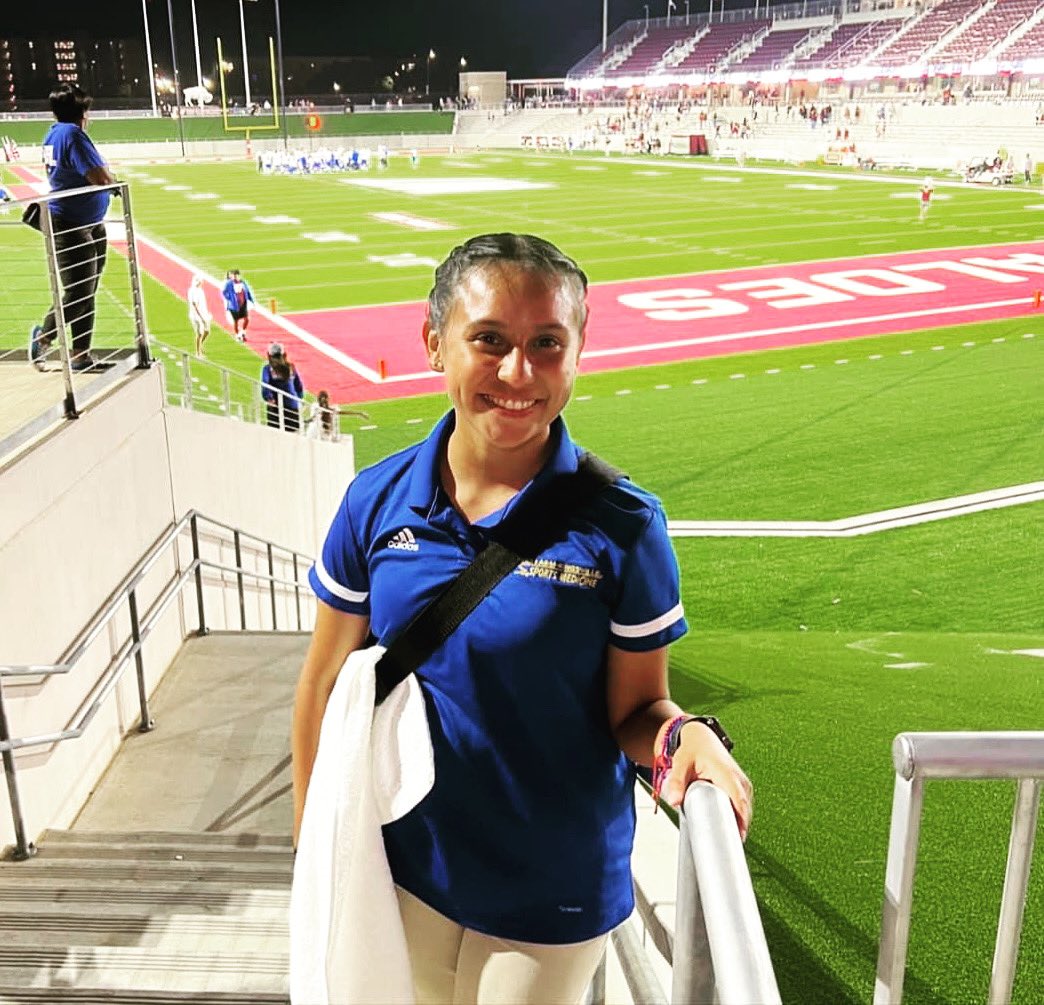 Proud of JLSM Alumni, Amber Segura! Who is now a student trainer at Texas A&amp;M Kingsville. <a href="/TAMUK_AT/">TAMUK AT</a> <a href="/JLHS_Athletics/">Juarez-Lincoln HS Athletics</a> <a href="/JuarezLincolnHS/">La Joya Juarez-Lincoln High School [OFFICIAL]</a>